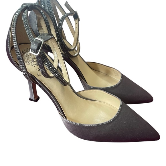 Vince Camuto Ketrinda Size 8.5
Grey Satin - Picture 2 of 16